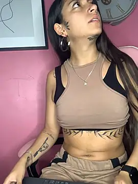 DulceLatinaxo online show from 07/07/26, 12:20