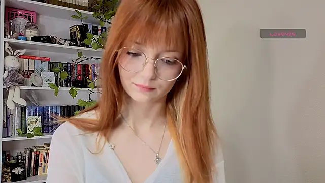 Lilyrin online show from 05/11/26, 08:28