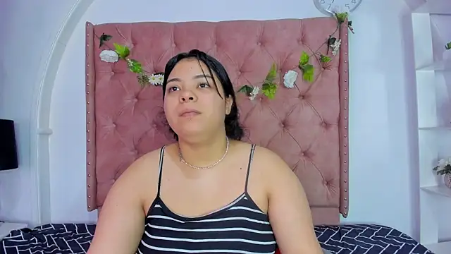 Snapshot of ROSELEI_ chatting on 06/03/26, 12:19 ROSELEI online show from 06/03/26, 12:19