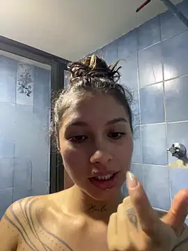 Dreanaa online show from 06/15/26, 08:55