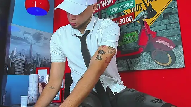 Daniel huge22 online show from 04/18/26, 02:10