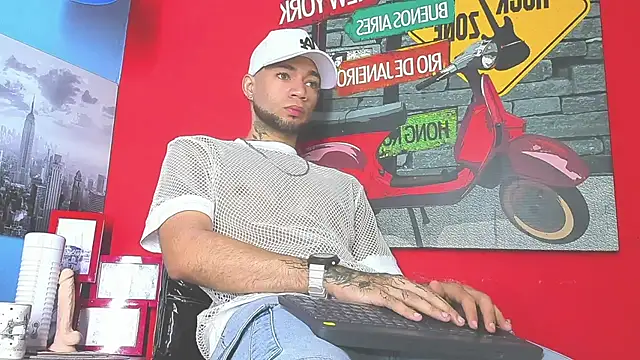 Daniel huge22 online show from 04/25/26, 01:52