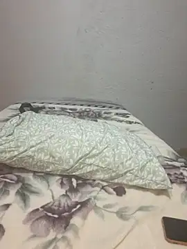 Snapshot of KittyLee004 chatting on 04/11/26, 04:44 KittyLee004 online show from 04/11/26, 04:44