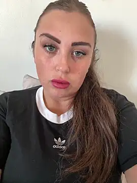 Snapshot of Shelly123Barrel chatting on 04/08/26, 11:32 Shelly123Barrel online show from 04/08/26, 11:32