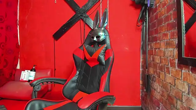 Bombomks online show from 04/16/26, 08:31