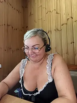 Snapshot of White-Chocolatte chatting on 06/26/26, 06:51 White-Chocolatte online show from 06/26/26, 06:51