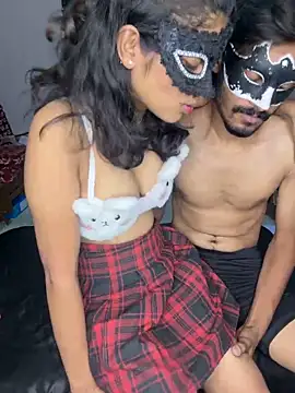 Love Birds00 online show from 05/18/26, 08:09