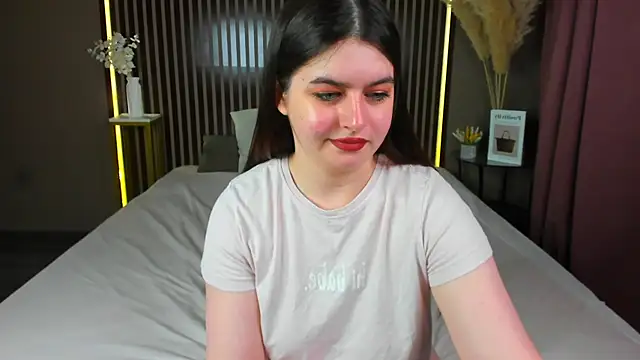 Margaret  Moon online show from 05/15/26, 08:10