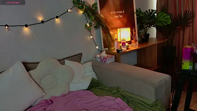 Lumllue online show from 04/14/26, 09:48