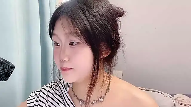 Snapshot of Lilababy00 chatting on 04/17/26, 02:03 Lilababy00 online show from 04/17/26, 02:03