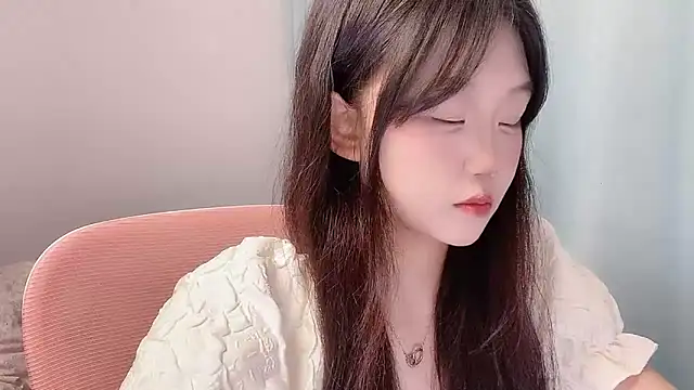Snapshot of Lilababy00 chatting on 05/03/26, 01:33 Lilababy00 online show from 05/03/26, 01:33