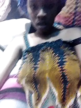 Snapshot of issabelaluna chatting on 04/07/26, 03:45 issabelaluna online show from 04/07/26, 03:45