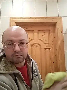 Snapshot of Luceriusbigass chatting on 12/13/24, 03:54 Luceriusbigass online show from 12/13/24, 03:54