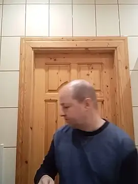 Snapshot of Luceriusbigass chatting on 12/20/24, 05:29 Luceriusbigass online show from 12/20/24, 05:29