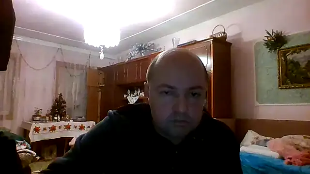 Snapshot of Luceriusbigass chatting on 12/29/24, 05:22 Luceriusbigass online show from 12/29/24, 05:22