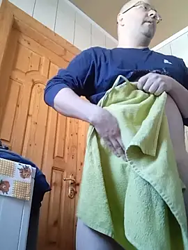 Snapshot of Luceriusbigass chatting on 02/23/25, 09:11 Luceriusbigass online show from 02/23/25, 09:11