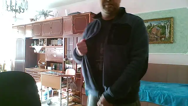 Snapshot of Luceriusbigass chatting on 02/23/25, 12:16 Luceriusbigass online show from 02/23/25, 12:16