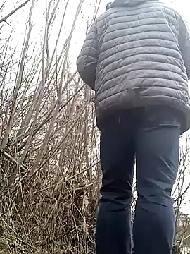 Snapshot of Luceriusbigass chatting on 03/17/25, 11:21 Luceriusbigass online show from 03/17/25, 11:21