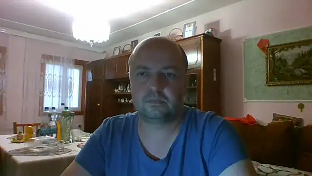 Snapshot of Luceriusbigass chatting on 06/19/26, 06:12 Luceriusbigass online show from 06/19/26, 06:12