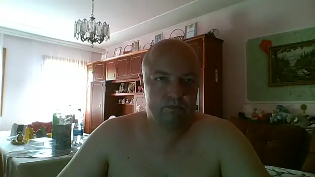 Snapshot of Luceriusbigass chatting on 06/20/26, 02:53 Luceriusbigass online show from 06/20/26, 02:53
