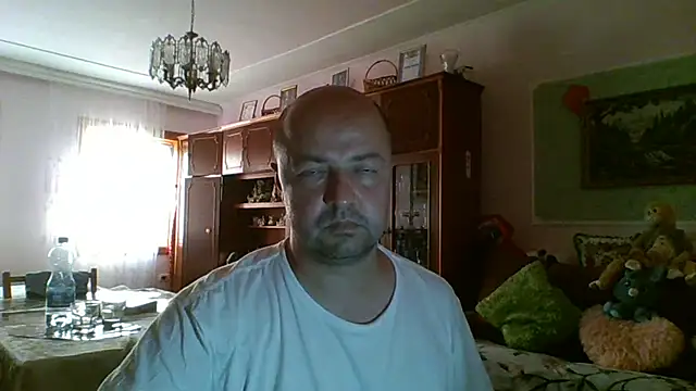 Snapshot of Luceriusbigass chatting on 06/29/26, 04:07 Luceriusbigass online show from 06/29/26, 04:07