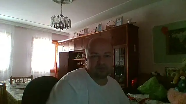 Snapshot of Luceriusbigass chatting on 07/05/26, 07:15 Luceriusbigass online show from 07/05/26, 07:15