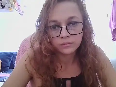 Snapshot of Lannah__ chatting on 04/09/26, 02:44 Lannah online show from 04/09/26, 02:44