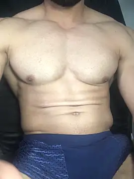 Snapshot of guh2026 chatting on 04/13/26, 01:16 guh2026 online show from 04/13/26, 01:16