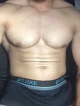 Snapshot of guh2026 chatting on 04/14/26, 01:06 guh2026 online show from 04/14/26, 01:06