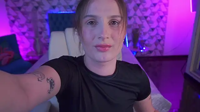 VikVikLove online show from 05/28/26, 07:44