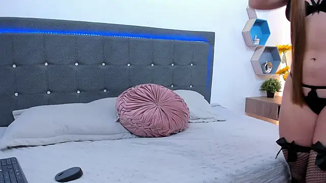 NatashaDiamond online show from 04/18/26, 01:26