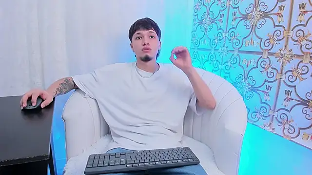 NewDannii online show from 04/08/26, 12:38