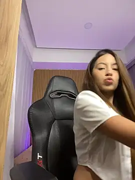 Snapshot of Ambar_Zaf chatting on 05/21/26, 01:12 Ambar Zaf online show from 05/21/26, 01:12