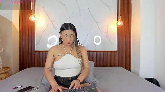 Eroticxcouple online show from 05/02/26, 04:23