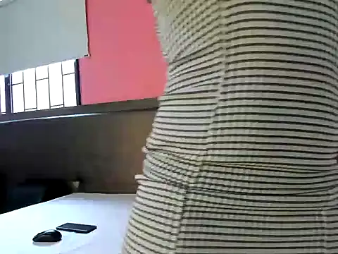 Snapshot of Azul_Luna chatting on 04/13/26, 03:50 Azul Luna online show from 04/13/26, 03:50