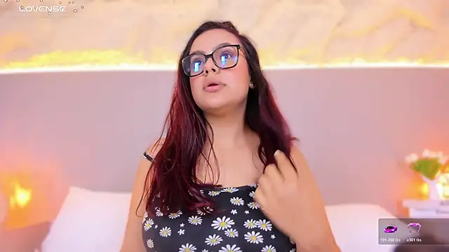 Snapshot of AlisonRoos chatting on 04/11/26, 07:45 AlisonRoos online show from 04/11/26, 07:45