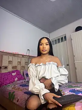 pocahontasbaby  online show from 05/27/26, 05:26