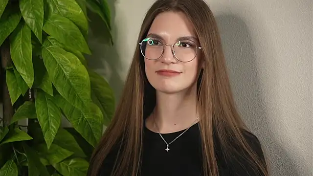 ToyaEssex online show from 04/10/26, 10:42