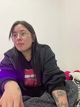cherryxxox online show from 04/30/26, 03:57