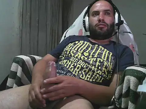 Snapshot of axelcolix chatting on 04/08/26, 01:49 axelcolix online show from 04/08/26, 01:49