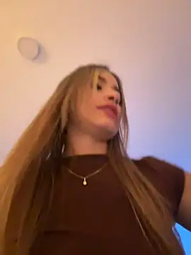 Snapshot of AmyRusso chatting on 06/22/26, 11:24 AmyRusso online show from 06/22/26, 11:24