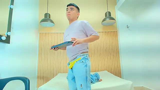 THIAM KELLER1 online show from 04/08/26, 11:37