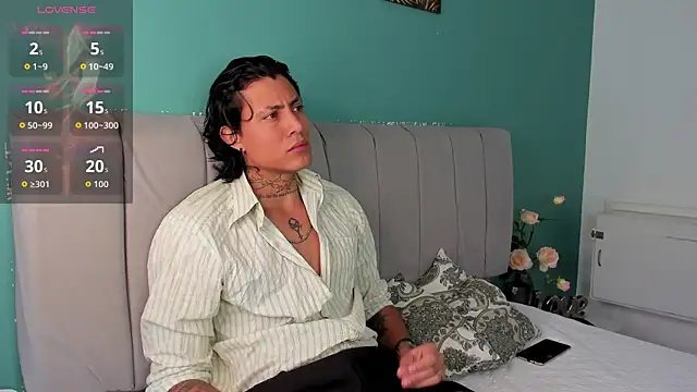Snapshot of Damian_Romanoff chatting on 04/15/26, 01:07 Damian Romanoff online show from 04/15/26, 01:07