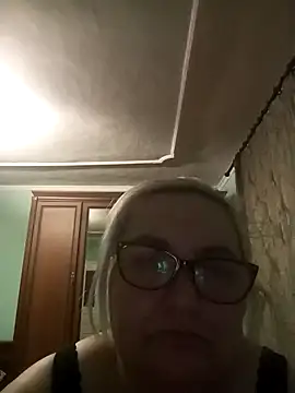 AureliaSky598 online show from 05/05/26, 07:33