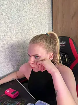 VioletEcho online show from 04/10/26, 08:19