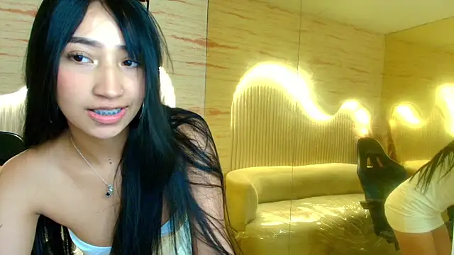 Snapshot of sol__r chatting on 07/14/26, 10:21 sol r online show from 07/14/26, 10:21