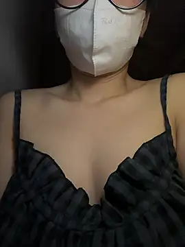 Tieu Vy online show from 04/13/26, 04:01