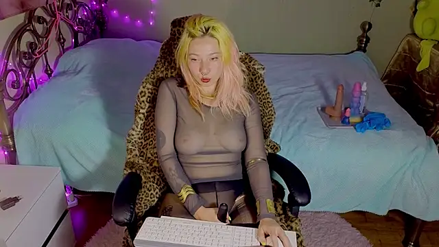 Sansarella online show from 04/28/26, 06:24