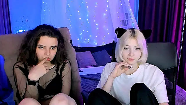 mia mooon  online show from 05/19/26, 08:48