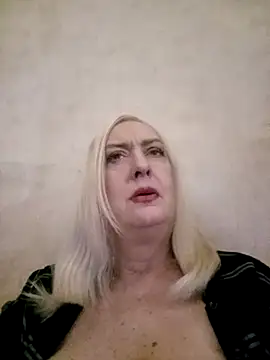 Julia20X online show from 05/05/26, 10:01